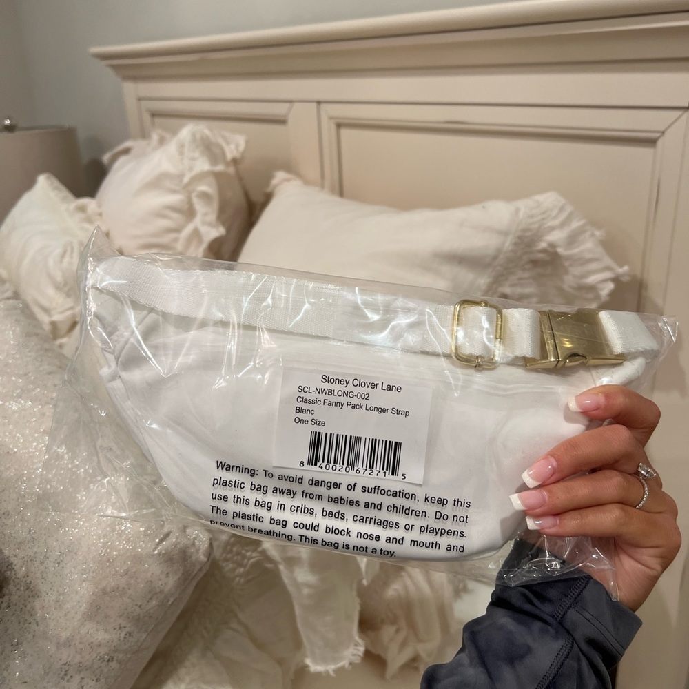 Stoney Clover Lane Classic Fanny Pack in Blanc - Picture 4 of 5